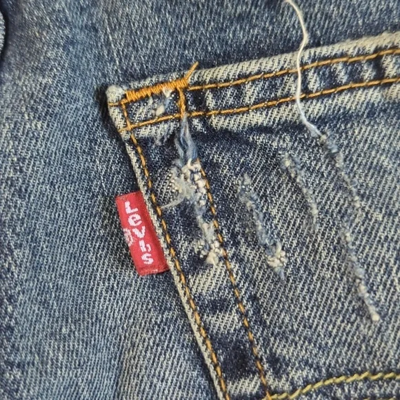 Levi's Classic Blue Denim Shorts32 W MRSP $50 - Picture 5 of 8